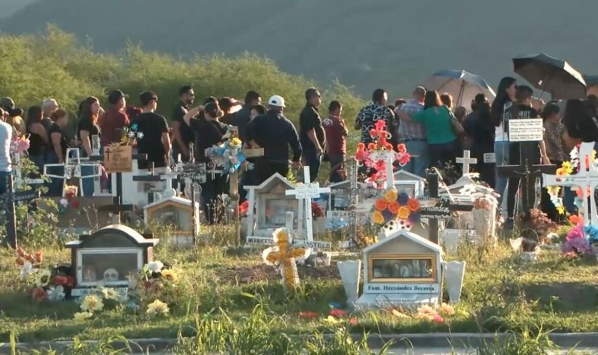 Dan último adiós a esposos víctimas de explosión en Juárez