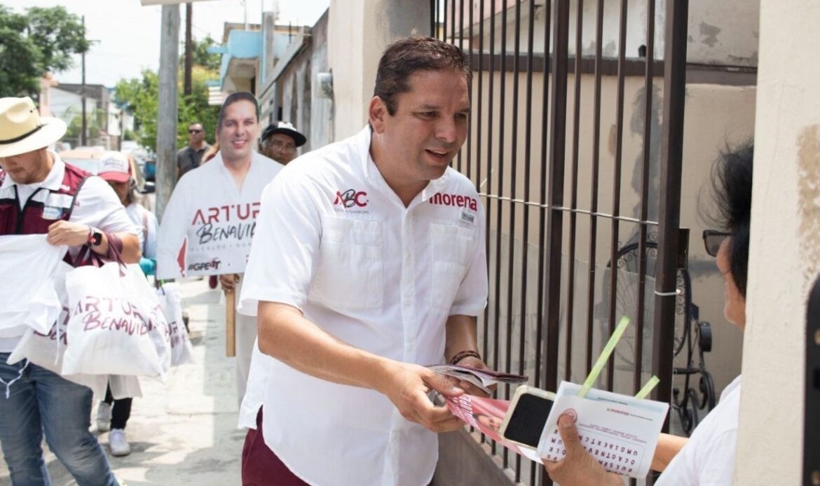 Promete Arturo Benavides, mejor drenaje sanitario en Guadalupe