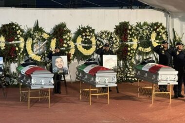 Rinden homenaje a policías fallecidos de Escobedo
